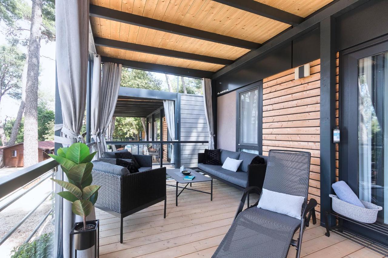 Total Escape Mobile Home Nera Camp Porton Biondi โรวีน ภายนอก รูปภาพ