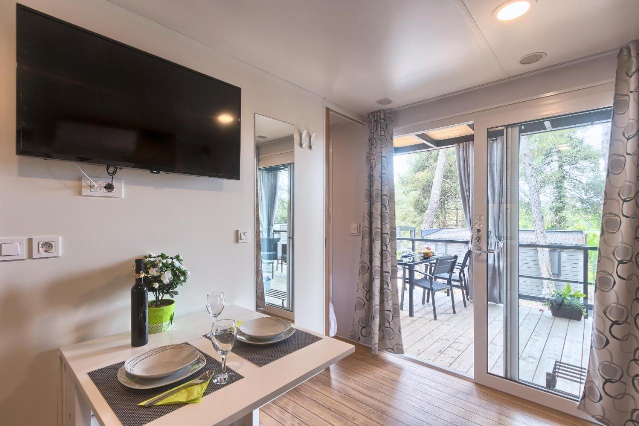 Total Escape Mobile Home Nera Camp Porton Biondi โรวีน ภายนอก รูปภาพ