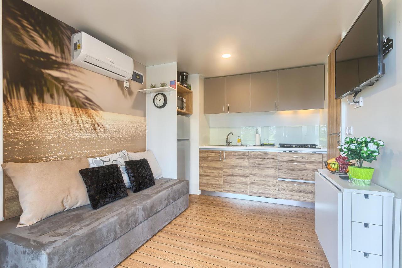 Total Escape Mobile Home Nera Camp Porton Biondi โรวีน ภายนอก รูปภาพ